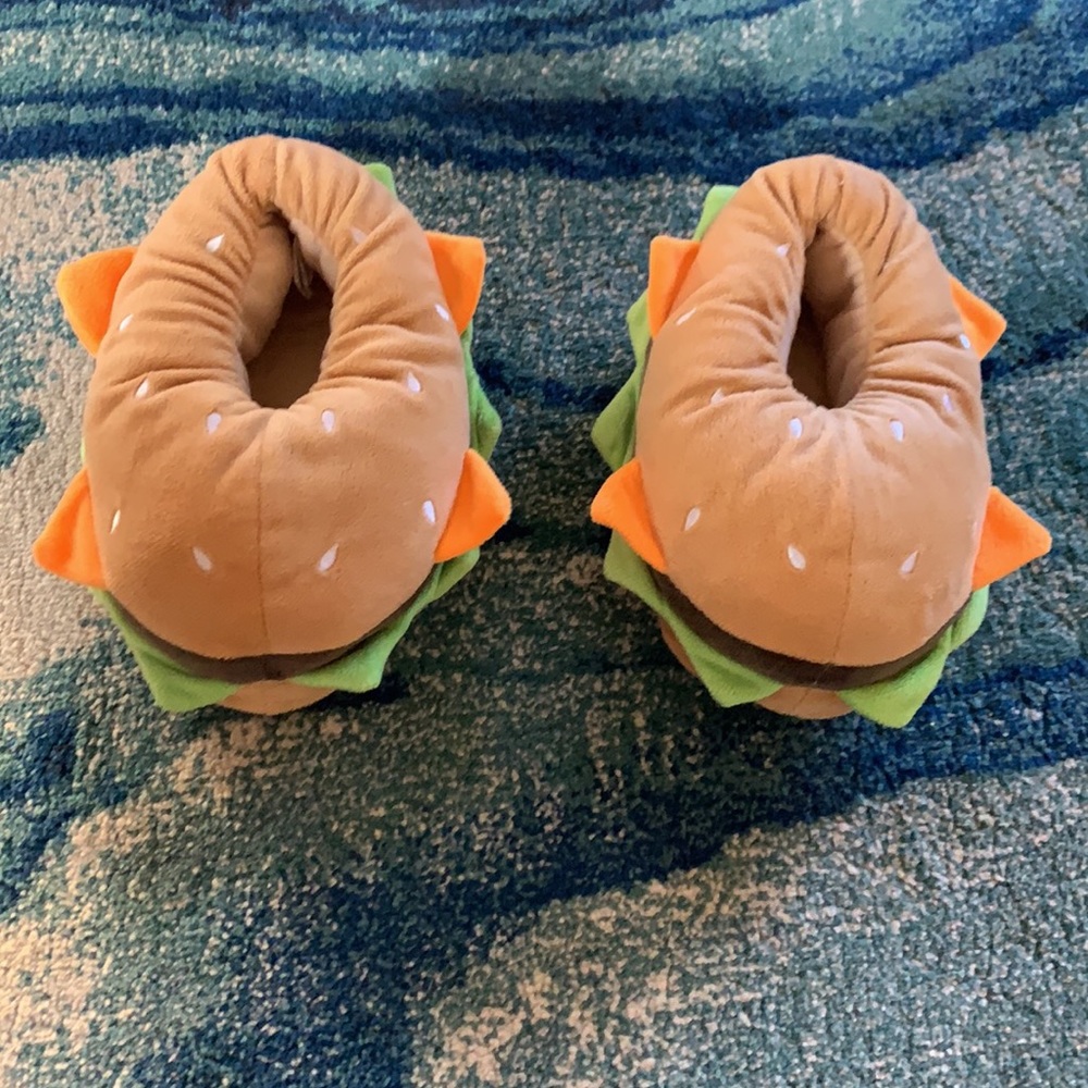 Cheeseburger Slippers, Boys 13/1 - Picture 7 of 7